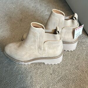 NWT Dolce Vita Ankle Boots